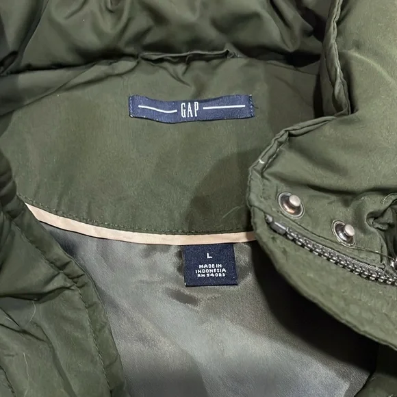 GAP Vest - Picture 5 of 8